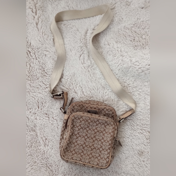 Coach Cross Body bag/purse - Picture 2 of 7